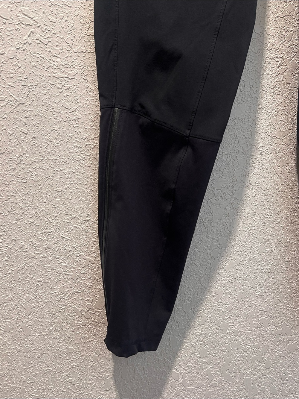 Under Armour Men's Black Athletic Joggers with Silver Logo - Picture 5 of 5